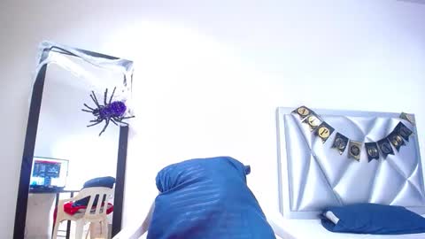 Snapshot of goldenn_ass1 chatting on 10-24-25, 04:09 goldenn_ass1 online show from 10-24-25, 04:09