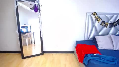 Snapshot of goldenn_ass1 chatting on 10-30-25, 02:46 goldenn_ass1 online show from 10-30-25, 02:46