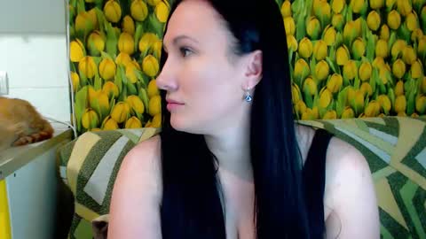 Snapshot of goldmoonn chatting on 02-13-25, 06:48 goldmoonn online show from 02-13-25, 06:48