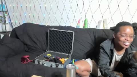 Goldstar and Princess online show from 11-20-25, 01:06