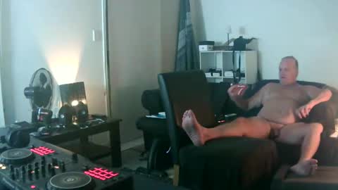 goldyguy011 online show from 04-12-26, 07:41