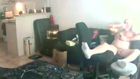 goldyguy011 online show from 06-10-26, 05:07