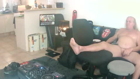 goldyguy011 online show from 07-08-26, 12:26