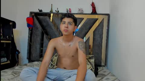 Snapshot of gomez_c_ chatting on 07-01-26, 12:07 gomez_c_ online show from 07-01-26, 12:07