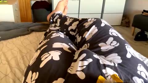 Snapshot of gonce2000 chatting on 10-24-25, 08:22 Gonce online show from 10-24-25, 08:22