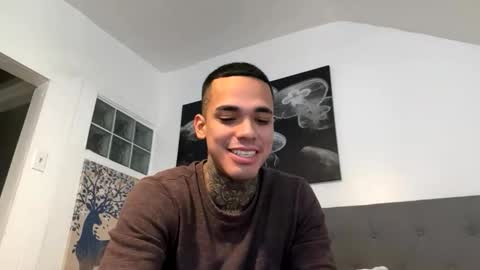 Snapshot of gonzam46 chatting on 12-19-25, 10:06 gonzam46 online show from 12-19-25, 10:06