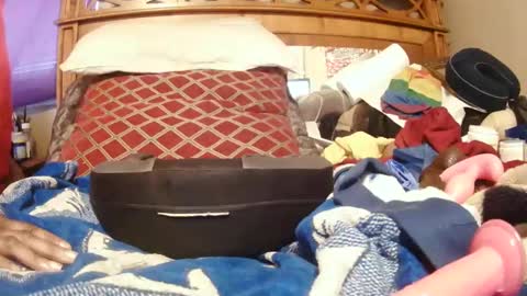 Snapshot of goodbootaye chatting on 02-18-25, 06:47 Juicy Booty online show from 02-18-25, 06:47