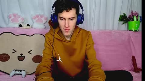 Snapshot of goodboyluca chatting on 05-04-26, 01:40 Luca online show from 05-04-26, 01:40
