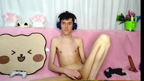 Snapshot of goodboyluca chatting on 05-06-26, 01:03 Luca online show from 05-06-26, 01:03