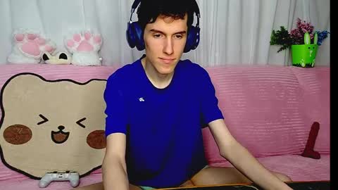 Snapshot of goodboyluca chatting on 05-06-26, 04:45 Luca online show from 05-06-26, 04:45