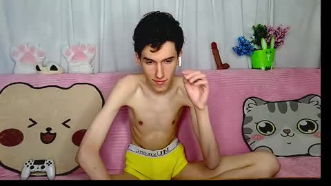 Snapshot of goodboyluca chatting on 05-11-26, 02:45 Luca online show from 05-11-26, 02:45