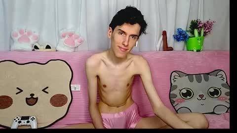 Snapshot of goodboyluca chatting on 05-13-26, 03:20 Luca online show from 05-13-26, 03:20