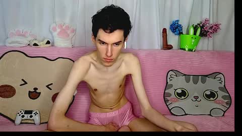 Snapshot of goodboyluca chatting on 05-17-26, 02:57 Luca online show from 05-17-26, 02:57