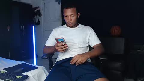 Snapshot of goos_cum chatting on 01-14-25, 06:02 Goos online show from 01-14-25, 06:02