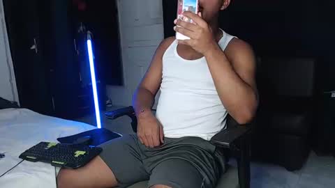 Snapshot of goos_cum chatting on 01-15-25, 05:29 Goos online show from 01-15-25, 05:29