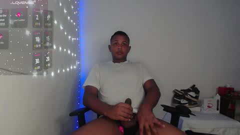 Snapshot of goos_cum chatting on 09-21-25, 01:07 Goos online show from 09-21-25, 01:07