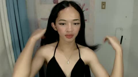 Snapshot of gorgeous_celestine chatting on 06-20-26, 07:44 tine online show from 06-20-26, 07:44