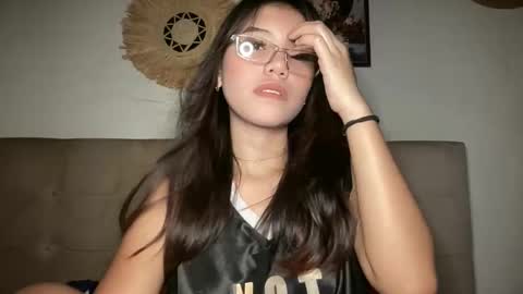 Snapshot of gorgeous_lyn1 chatting on 03-30-26, 03:51 Lyn online show from 03-30-26, 03:51