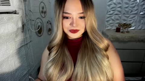 Amanda rose online show from 10-18-25, 01:23