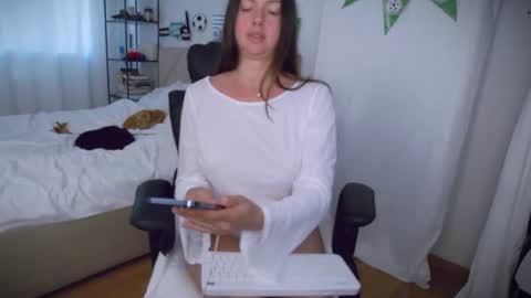 Snapshot of gorgeousg1rl chatting on 07-17-26, 04:12 I am Anna ig gorgeousg1rrrl online show from 07-17-26, 04:12