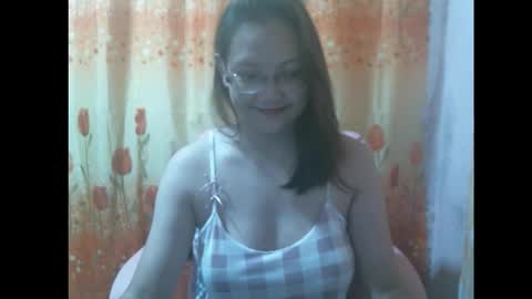 Snapshot of gorgeousmama chatting on 09-17-25, 09:22 gorgeousmama online show from 09-17-25, 09:22