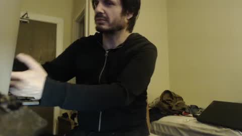 Snapshot of gotanthomai chatting on 03-11-25, 12:28 granton online show from 03-11-25, 12:28