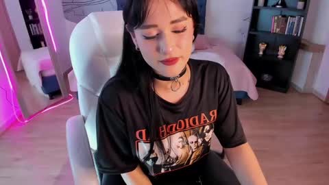 Alice online show from 11-20-25, 07:24