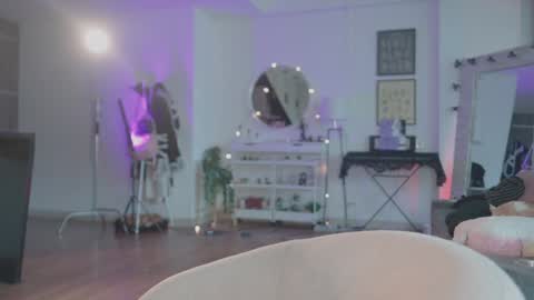 sophie  Special celebration a the beach 300k followers 3011 and 0112   online show from 02-08-26, 08:45