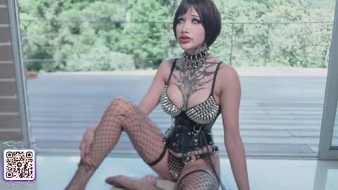 sophie  Special celebration a the beach 300k followers 3011 and 0112   online show from 04-25-26, 07:33