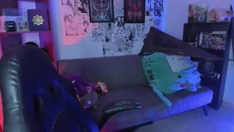 Engel   Please help me to reach 50 thumbs up online show from 10-21-25, 01:28