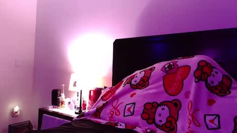 Snapshot of gothbaby305 chatting on 02-12-26, 07:47 gothbaby305 online show from 02-12-26, 07:47