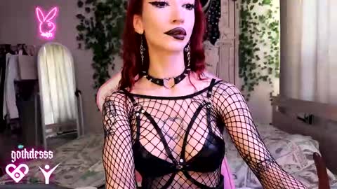    online show from 09-26-25, 06:06