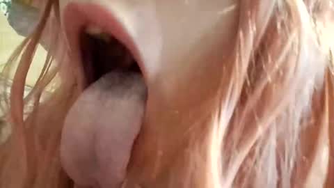 Snapshot of gothicrose4 chatting on 10-12-25, 11:20 gothicrose4 online show from 10-12-25, 11:20