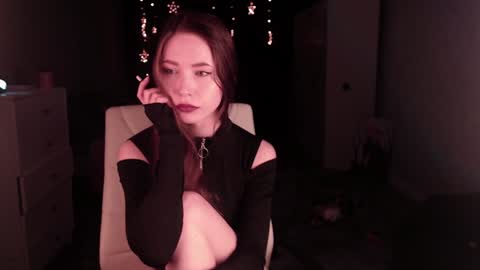 Snapshot of grace_crystal chatting on 02-04-25, 11:06 Grace online show from 02-04-25, 11:06