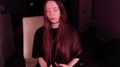 Snapshot of grace_crystal chatting on 02-27-25, 12:32 Grace online show from 02-27-25, 12:32