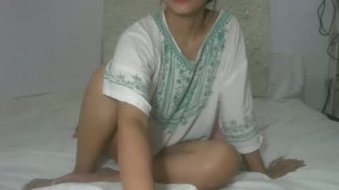 Snapshot of grace_dear chatting on 05-02-26, 11:43 luckygirl online show from 05-02-26, 11:43