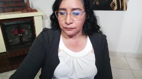 grace_mature_milf online show from 12-18-25, 11:00