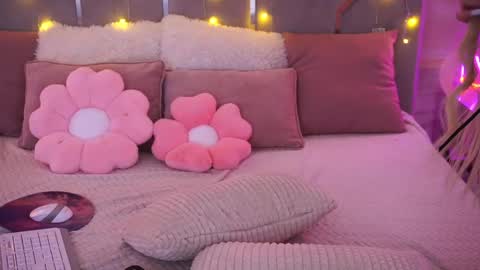 gracedaviess online show from 04-22-26, 01:23