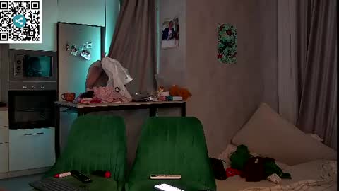 Snapshot of gracesecrettt chatting on 06-16-26, 04:42 grace online show from 06-16-26, 04:42