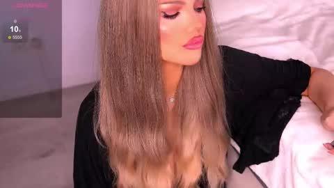 Grace online show from 10-12-25, 03:22