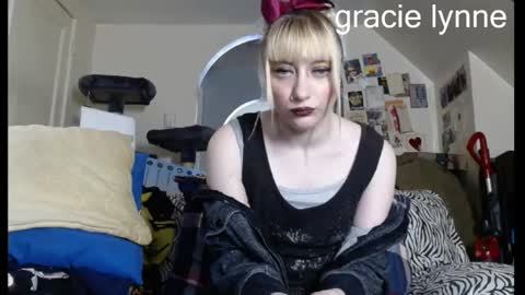 gracielynne1989 online show from 05-11-26, 08:28