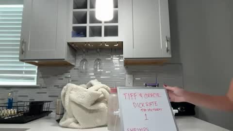 Gracie Smith online show from 06-19-26, 06:34