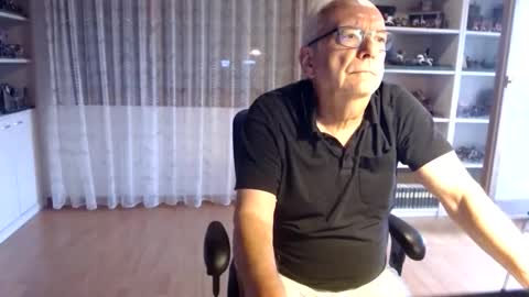 Snapshot of grandpach chatting on 09-21-25, 06:37 grandpach online show from 09-21-25, 06:37