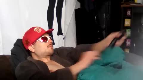 Snapshot of gratiotony chatting on 12-14-25, 07:29 Get US to 1000 you wont be disapointed online show from 12-14-25, 07:29