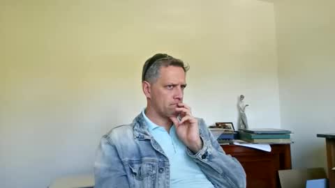 Snapshot of grattitude chatting on 12-16-25, 03:11 grattitude online show from 12-16-25, 03:11