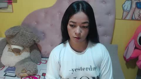 Snapshot of gray_sophiee chatting on 05-20-26, 02:29 Sophie Gray online show from 05-20-26, 02:29