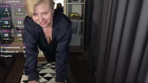 Snapshot of gray_swann chatting on 02-10-25, 02:26 Ray online show from 02-10-25, 02:26