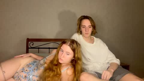 Snapshot of grayzee_ chatting on 12-10-24, 09:00 Gray and Milly online show from 12-10-24, 09:00