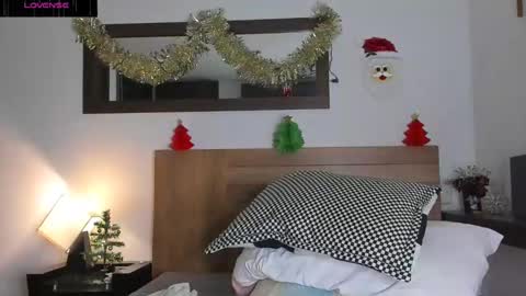 Juan online show from 12-08-24, 03:43