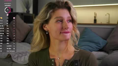 Kelly online show from 04-21-26, 02:23